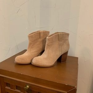 Splendid Anthro Lakota camel Suede Chunky ankle Booties 9.5